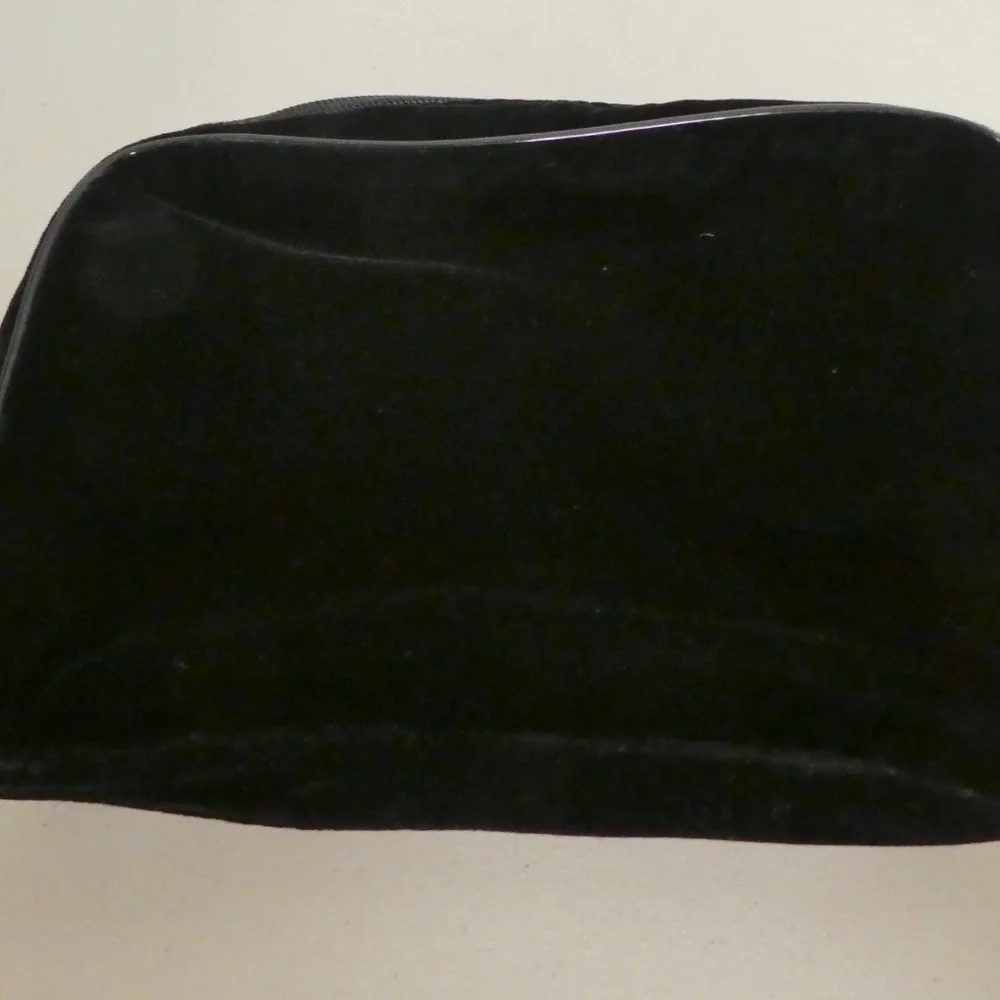CHANEL BLACK VELVET ZIP MAKEUP travel BAG LOGO LINED pouch NWOT